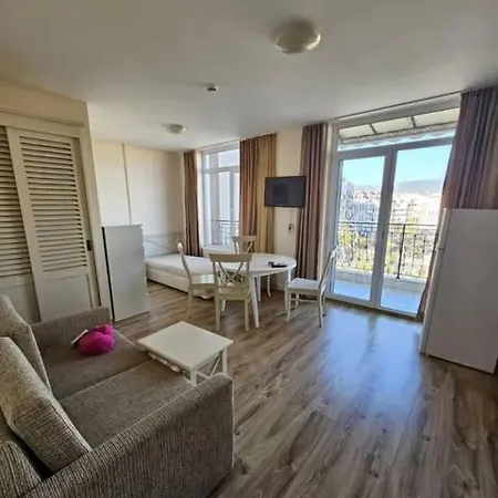 Dekart דירה סאני ביץ'